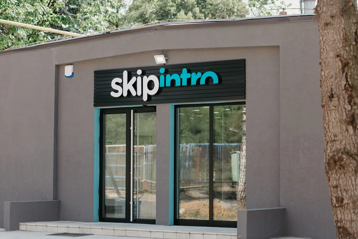 The entrance to Skip Intro at Jugoslovenska 2/13a in Belgrade